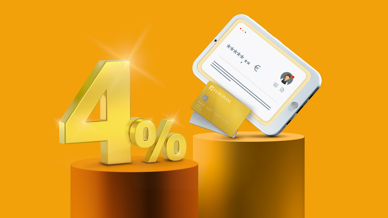 4% sui tuoi risparmi Disegno 3D su fondo giallo che rappresenta il tasso del 4% e l'accesso all'internet banking da tablet.
